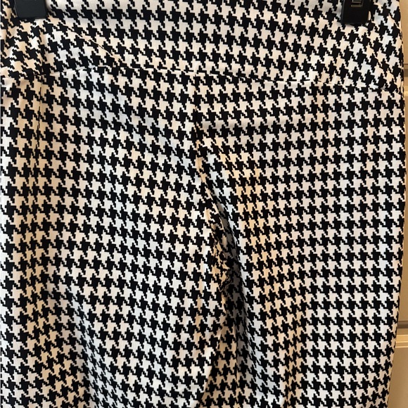 Women’s Houndstooth 2 Skirts (M) and 1 Pant (S) set - Hybrid & Co + Shein - Picture 7 of 11